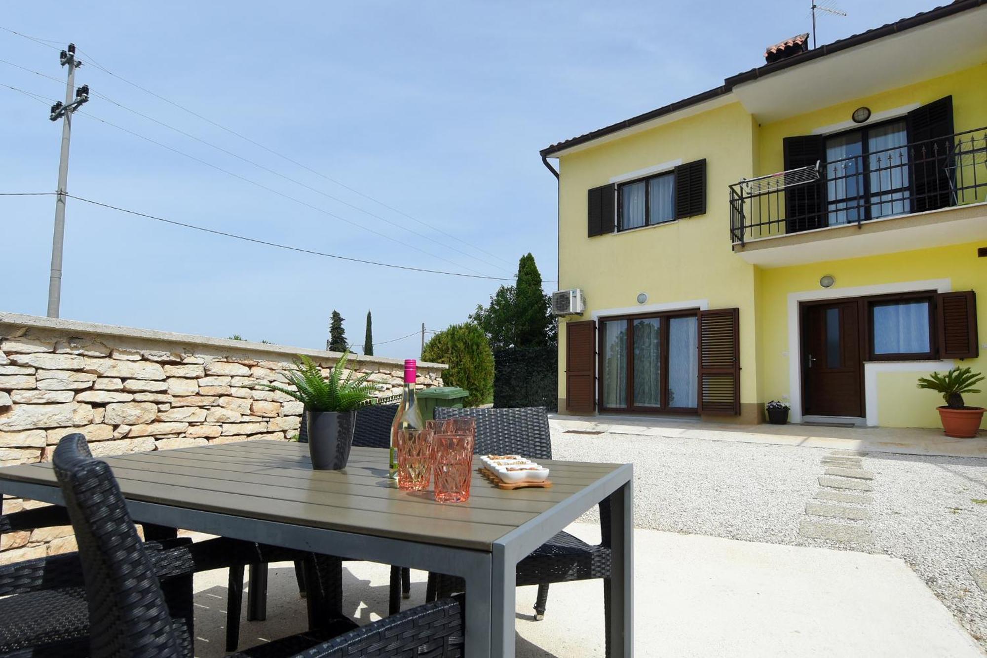 Apartman Pastura Воднян Екстериор снимка